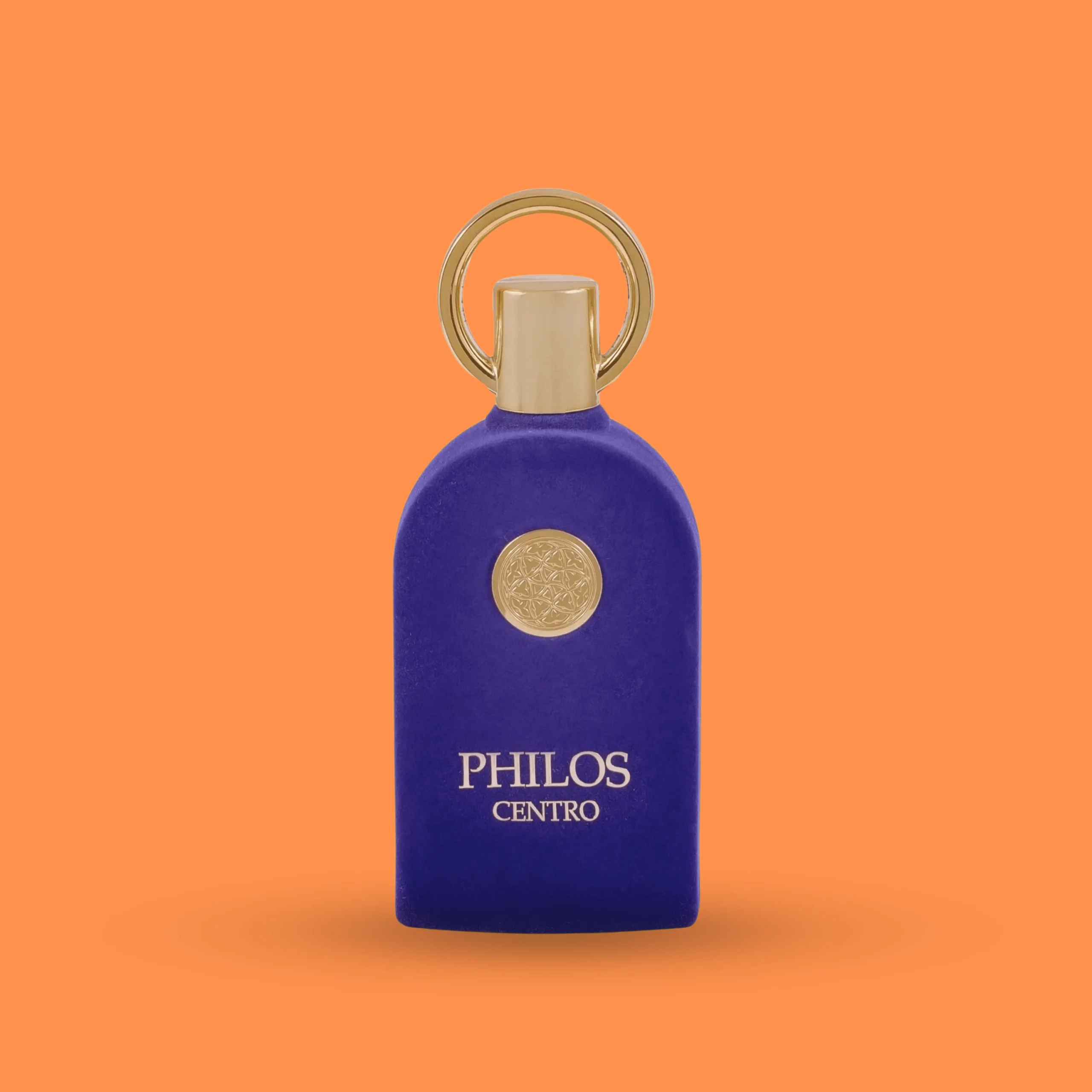 The elegant and adaptable scent Philos Centro by Maison Alhambra features a well-balanced combination of warm woody tones, bright citrus, and aromatic spices.